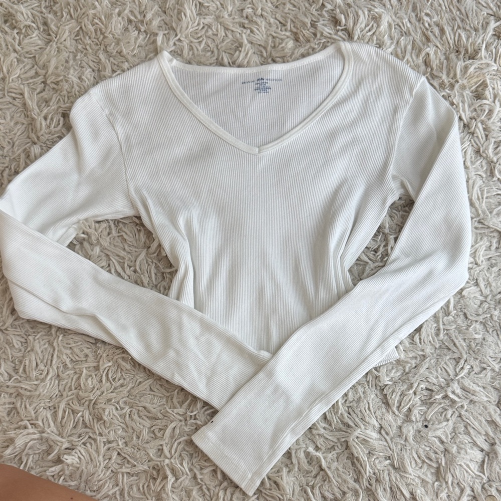 Brandy Melville long sleeve shirt